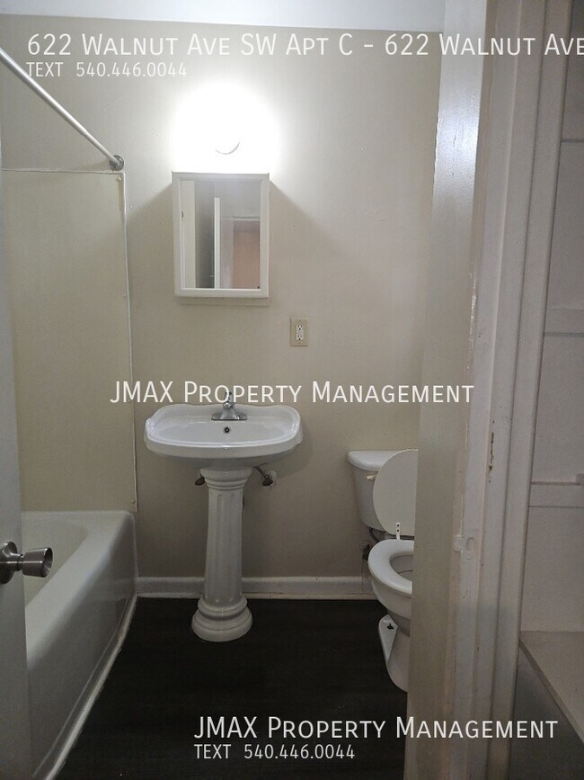 Building Photo - 622 Walnut Ave SW Apt C