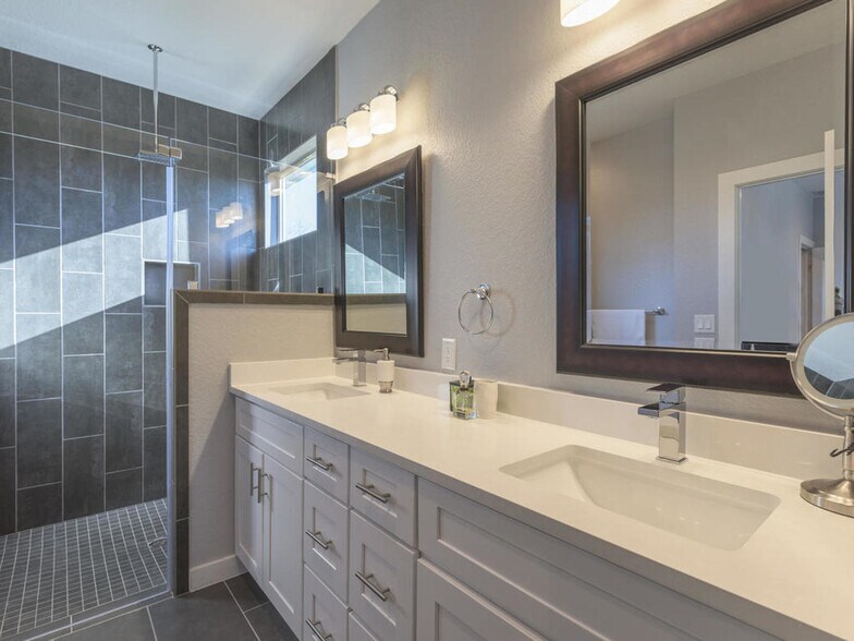 Building Photo - 503 Kemp St