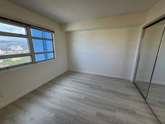 Building Photo - 801 South St