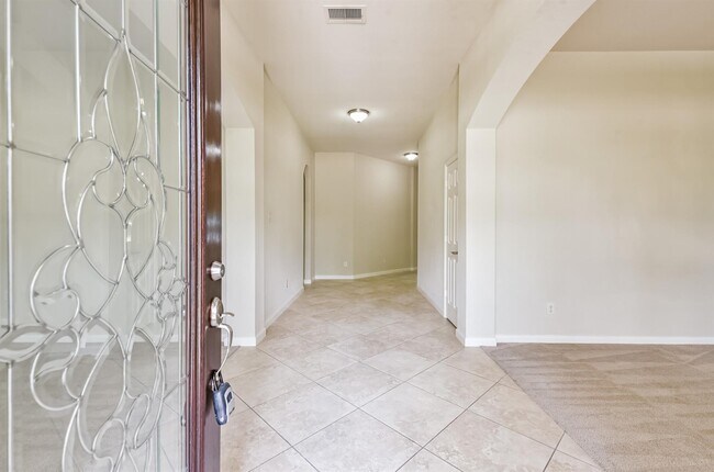 Building Photo - 15914 Cedar Shores Ln