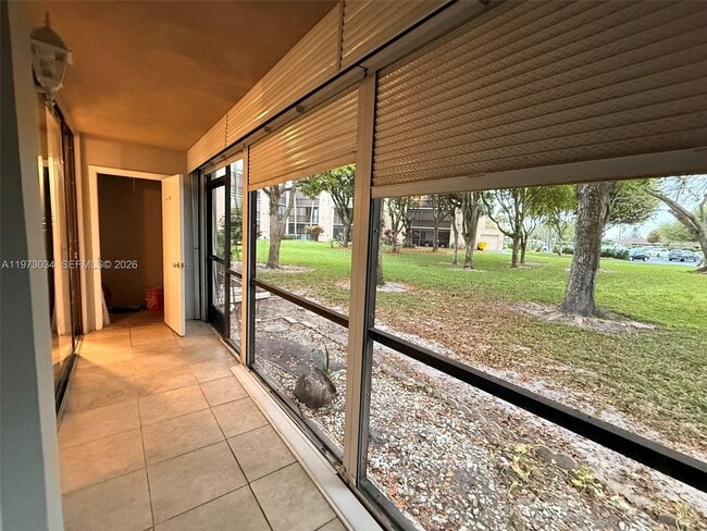 Building Photo - 5220 Las Verdes Cir