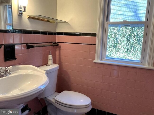 Building Photo - 11 Plainsboro Rd