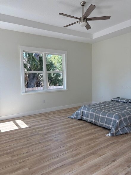 Building Photo - 14733 Sunset Dr