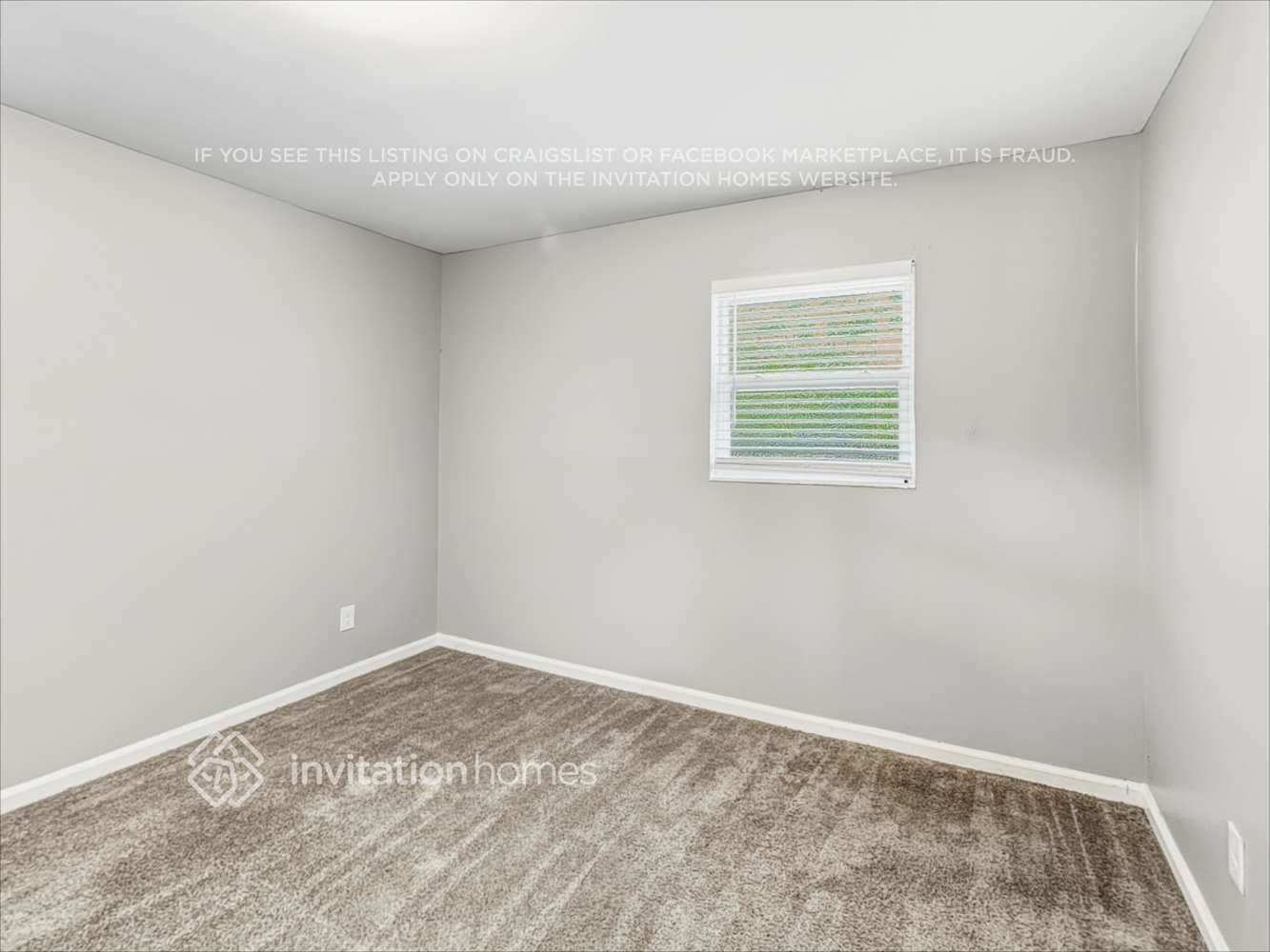 Building Photo - 8490 Meadowbrook Dr
