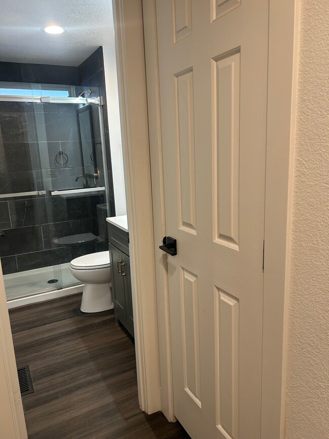 Building Photo - 2730 Larkspur St