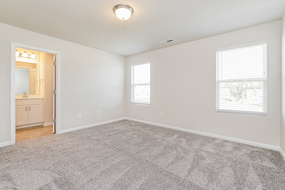 Building Photo - 213 Brook Farm Ln