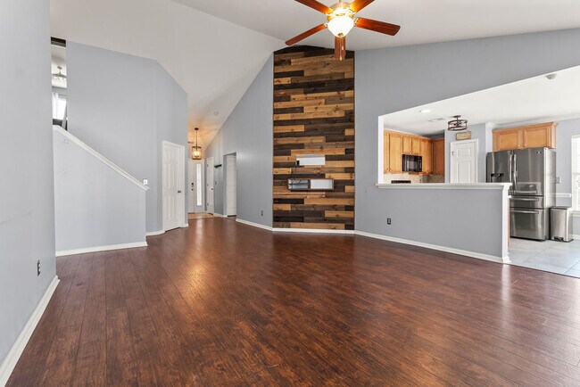 Building Photo - Winslow Home