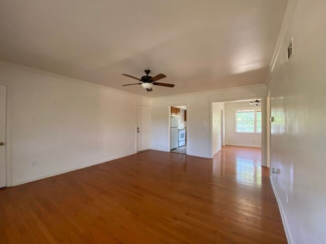 Building Photo - Located in Savannah, GA, this oversized 2-bedroom, 2-bathroom unit