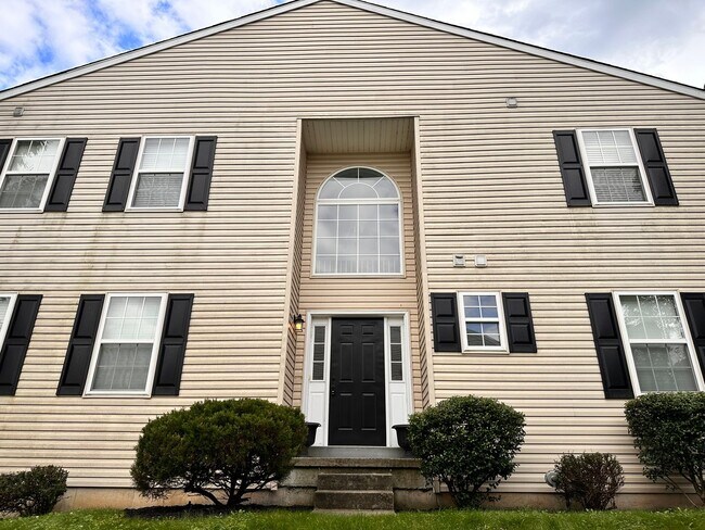 Building Photo - 3685 Clauss Dr
