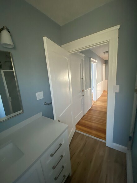 Building Photo - 80 Fort St