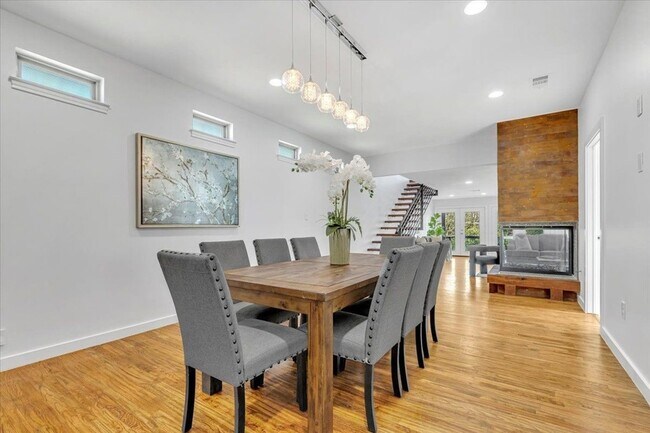 Building Photo - 9918 Coldwater Cir