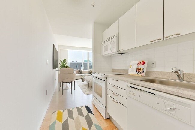 Building Photo - 2 Earhart St