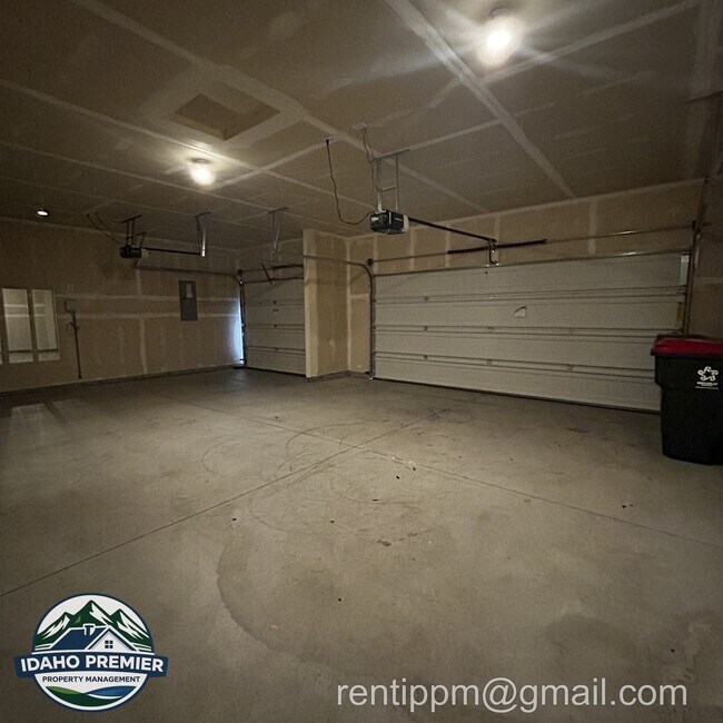 Building Photo - 1340 W Brink St