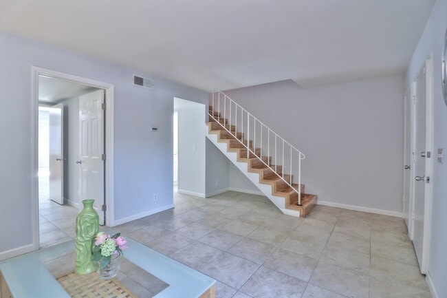 Building Photo - 891 Beaver Creek Way