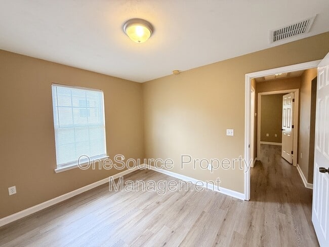 Building Photo - 111 N Charles Willis Dr