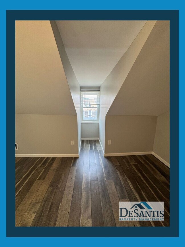 Building Photo - Spacious 4-Bedroom Home with Classic Charm...