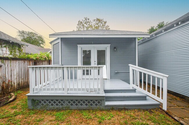 Building Photo - 4625 Pineridge St