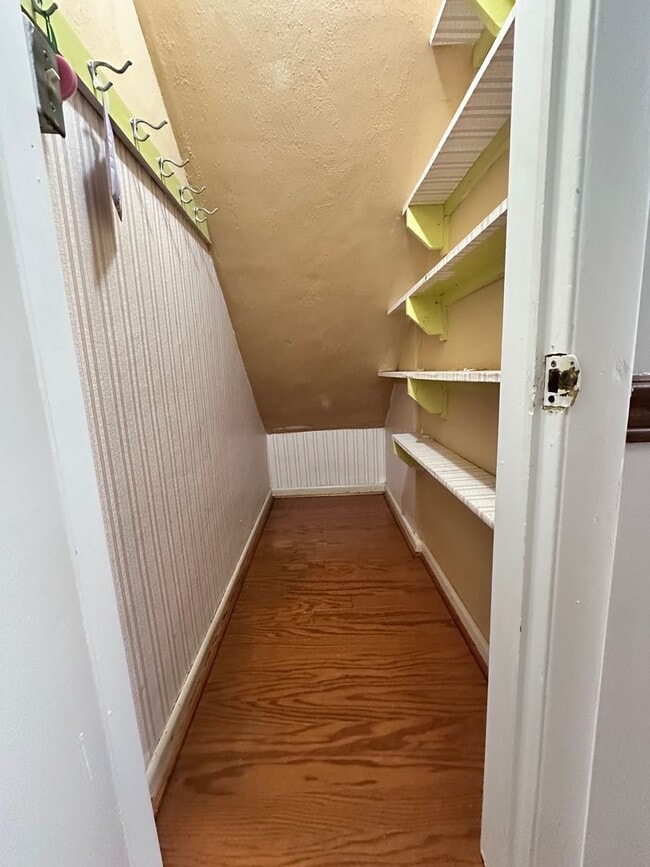 Building Photo - Pembroke Manor-4 bedroom 2.5 bath Single f...