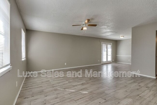 Building Photo - 6048 NW Expressway