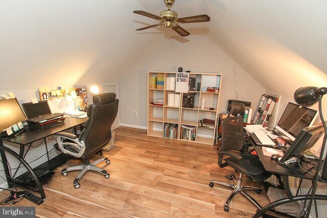 Building Photo - 310 Foxcroft Cir