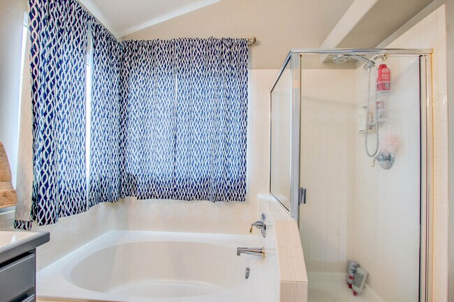 Building Photo - 4038 Pronghorn Meadows Cir