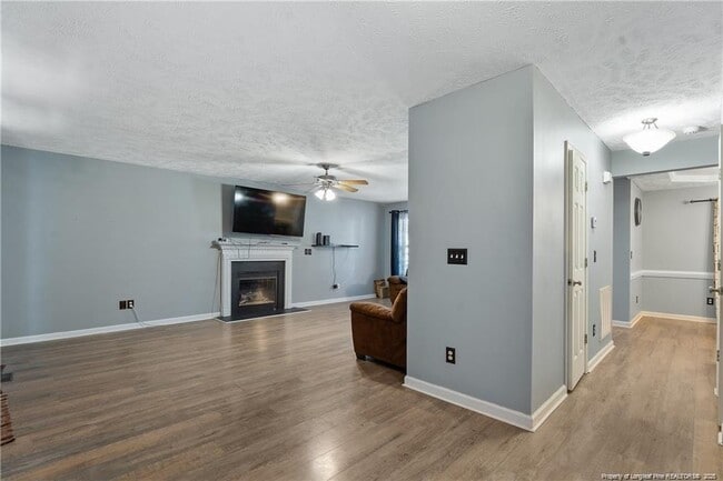 Building Photo - 717 Lenoir Dr