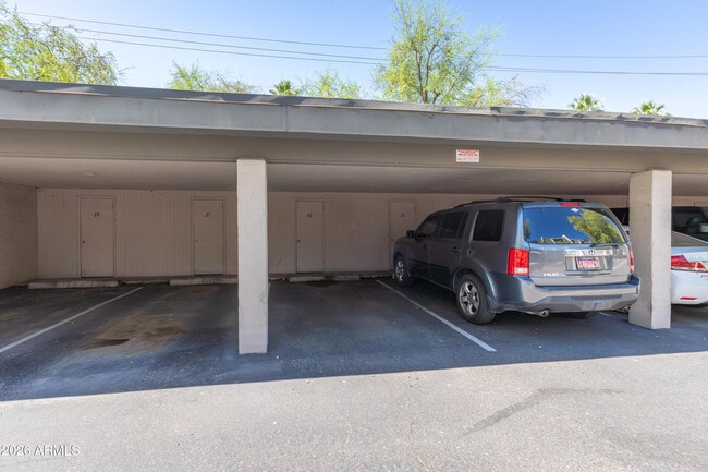 Building Photo - 1010 E Osborn Rd