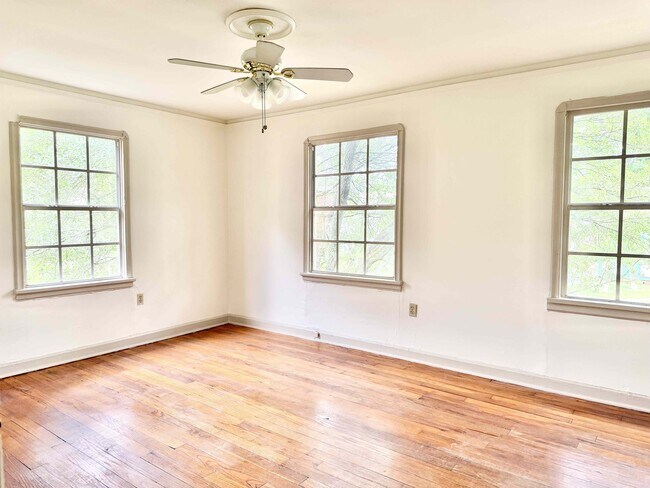 Building Photo - 1004 Rittiner Dr