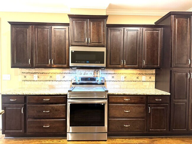 Building Photo - 3658 Pleasants Ridge Dr