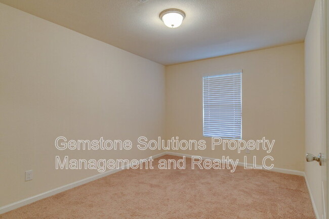 Building Photo - 2508 Queen Bee Dr