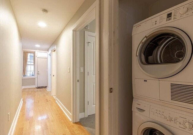 Building Photo - 2-Bed, 2-Bath Gem in Philadelphia's