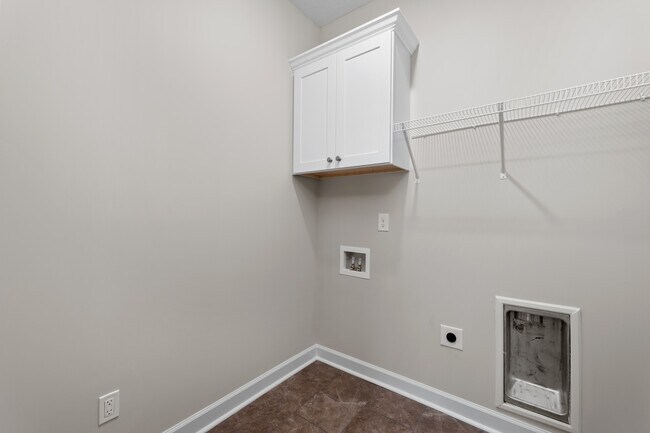 Building Photo - 827 Montclair Pt