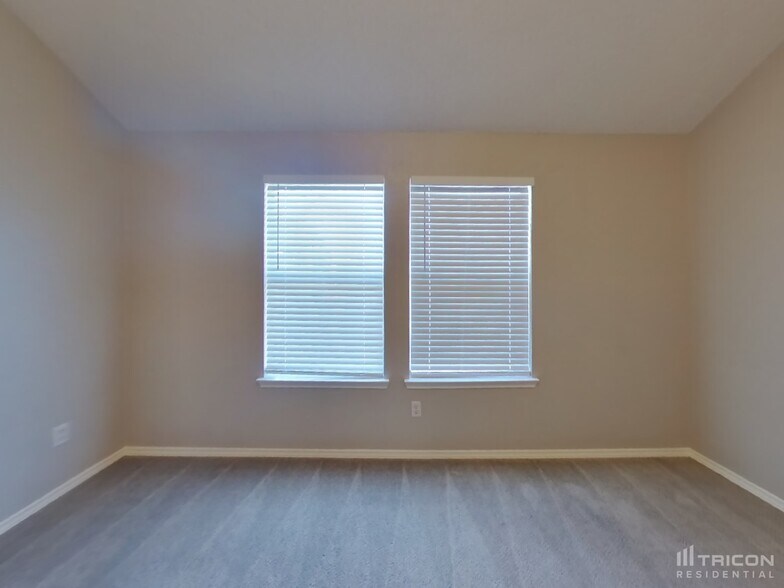 Building Photo - 1129 Cumberland Dr