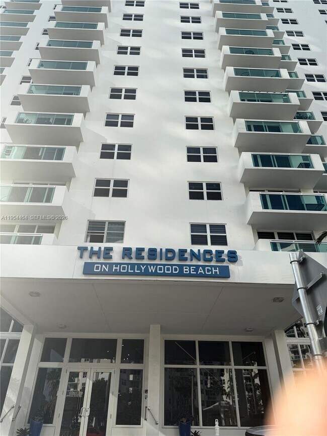 Building Photo - 3000 S Ocean Dr