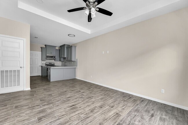 Building Photo - 1100 W Mahala Ave