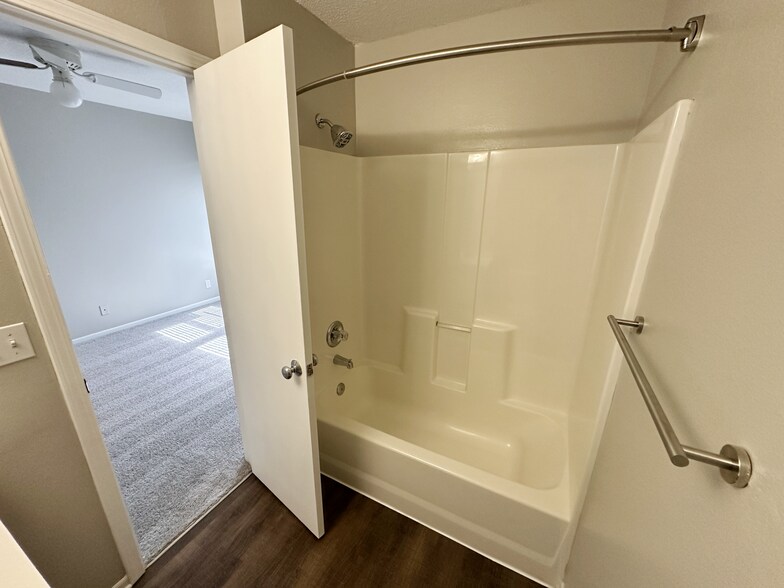 Bedroom 2 shower - 2220 SW Rambling Vine Rd