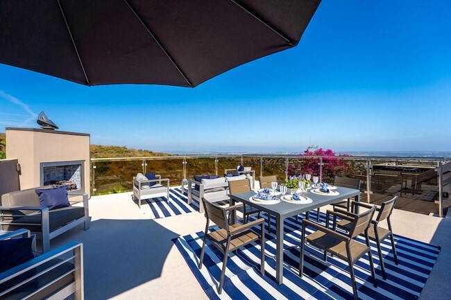 Building Photo - 5572 Rainier St