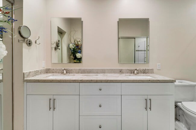 Building Photo - 6 Oakleaf Ct