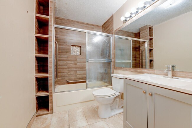 Building Photo - 232 Harmon Cove Tower