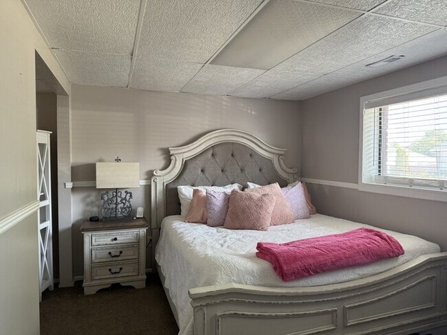 Building Photo - Great West Jordan 4 Bedroom 2 Bath Home!