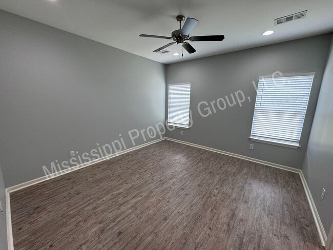 Building Photo - 3BR/2BA Home