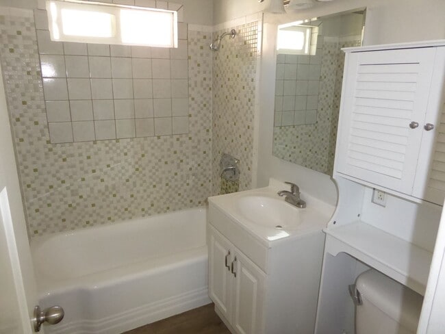 Building Photo - Charming Single-Story 2-Bedroom Home in Burbank!