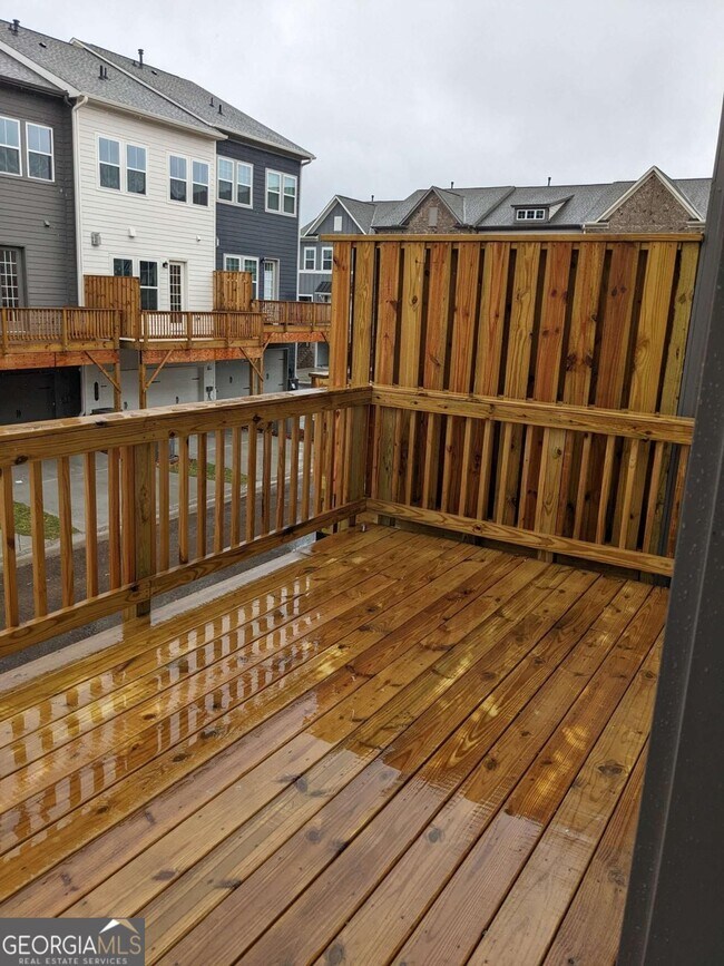 Building Photo - 225 Spike Trl SE