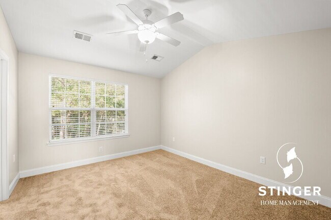 Building Photo - 143 Bella Way