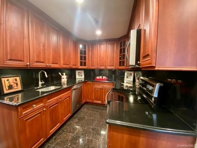 Building Photo - 180 Adams Way