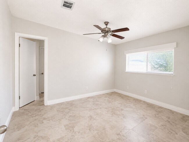 Building Photo - 2022 Crosscoach Ln
