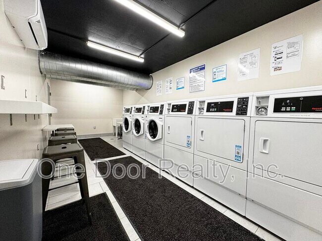 Building Photo - 732 Scotland St