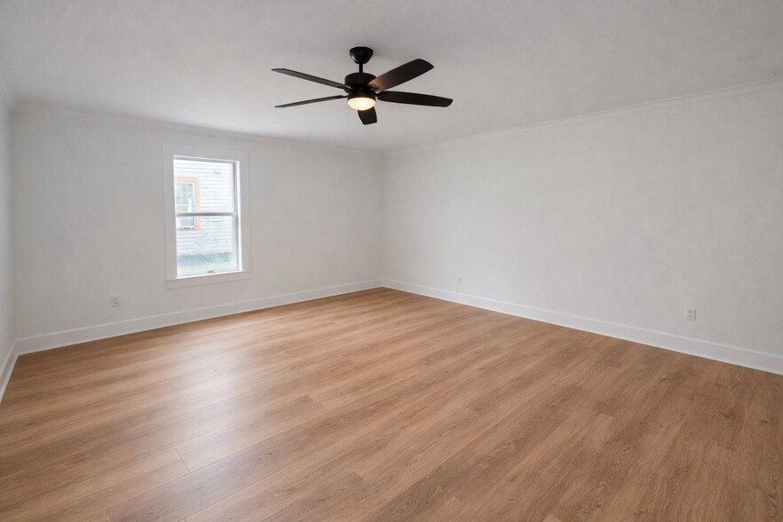 Building Photo - 244 Montgomery St