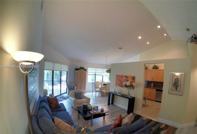 Building Photo - 5800 Coach House Cir