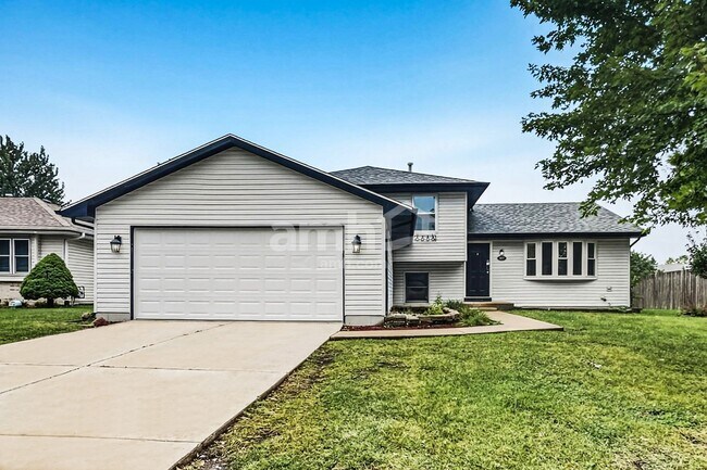 Building Photo - 6917 Monmouth Dr